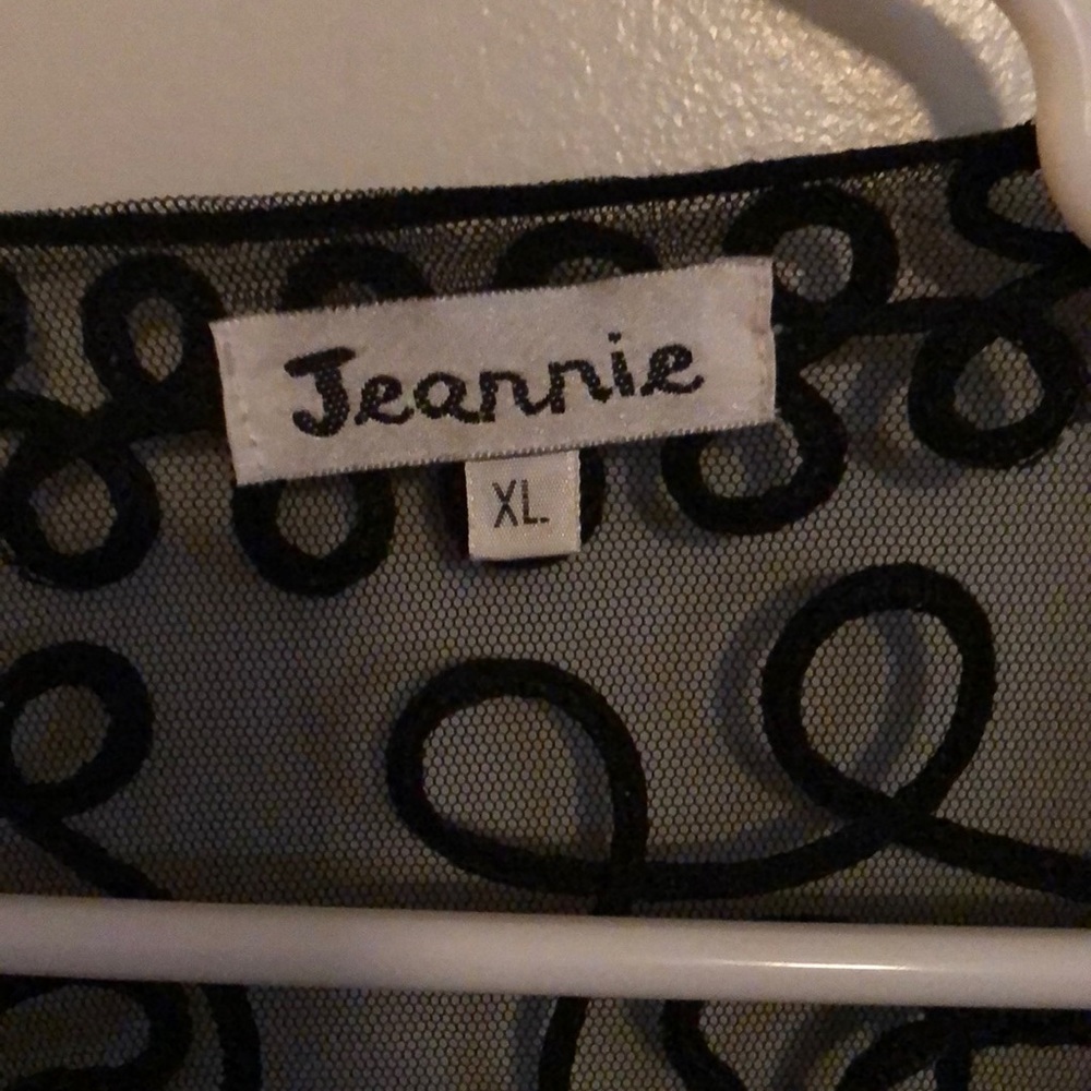 Black lace with pattern - Picture 2 of 3